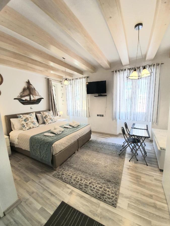 Helens Apartment Corfu  Buitenkant foto